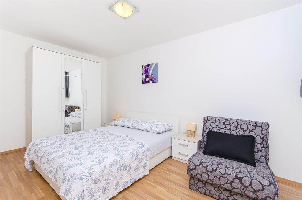 Apartment Darko Подстрана Екстериор снимка