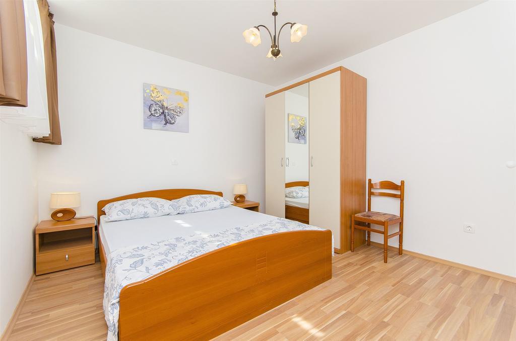 Apartment Darko Подстрана Екстериор снимка